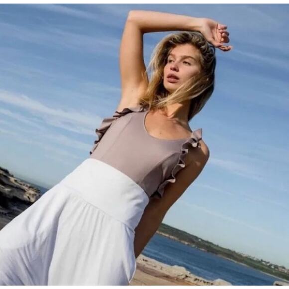 Free People Elegant Ruffle Sleeve Bodysuit  Size L - Picture 2 of 11